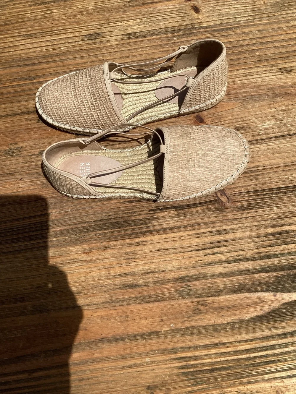 Eileen Fisher Neutral Tan Footbed with Embossed Logo - Picture 4 of 10